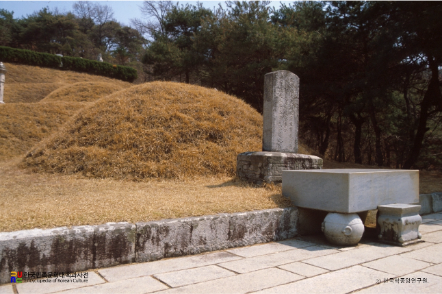 경기도 파주시 법원읍에 있는 신사임당의 무덤