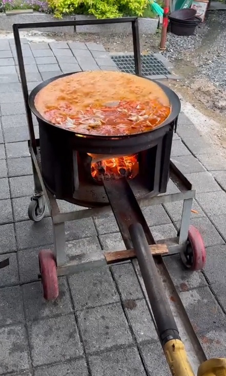 동네한바퀴-가평-노부부-솥뚜껑-닭볶음탕-