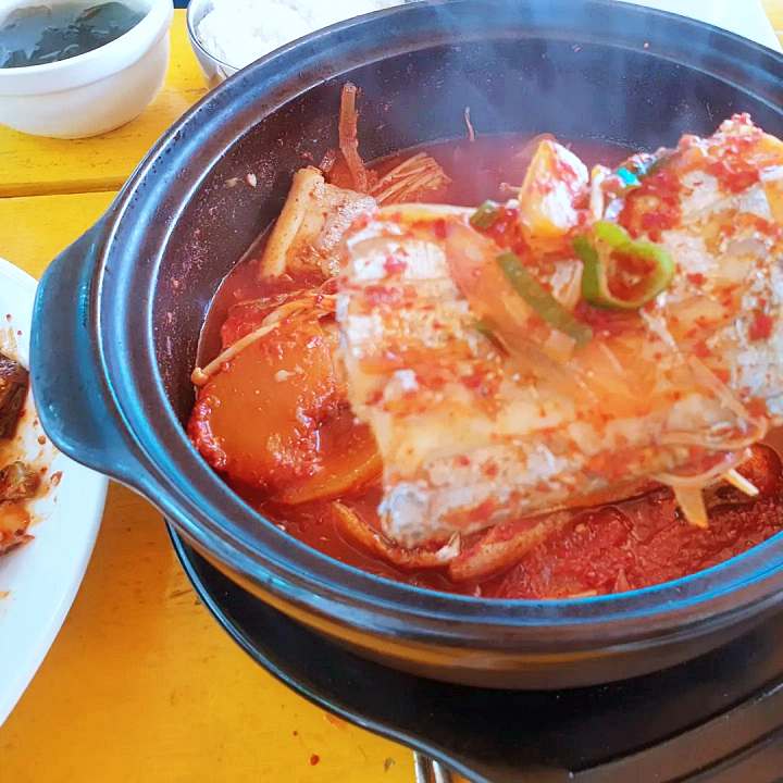 남해 식당 멸치쌈밥 멍게비빔밥 갈치조림 멸치회무침 고등어구이 해물부추전 수완 좋은 여행 맛집 추천