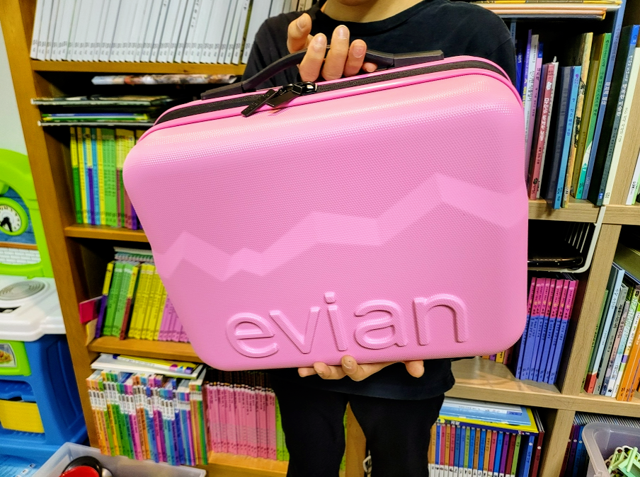 에비앙 핑크백 패키지 초등학생이 들었을때