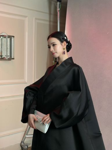 2026 멧 갈라 블랙핑크 제니 540시간 샤넬 드레스 화제, 카리나 한복 패션까지 K-스타 총정리