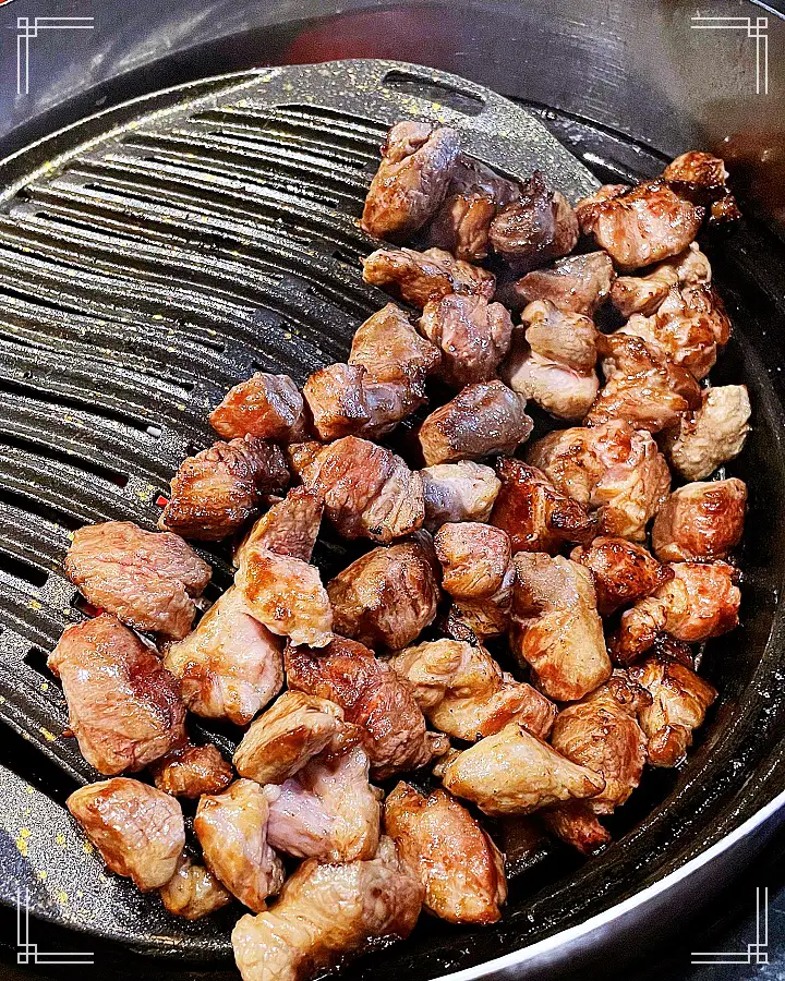 줄서는식당 송파구 잠실 이베리코 목살 토치불 바베큐 맛집 엄현경 송리단길 석촌호수 핫플 목차돌 베요타 하몽 청국장 된장찌개 권율 추천 50회 소개