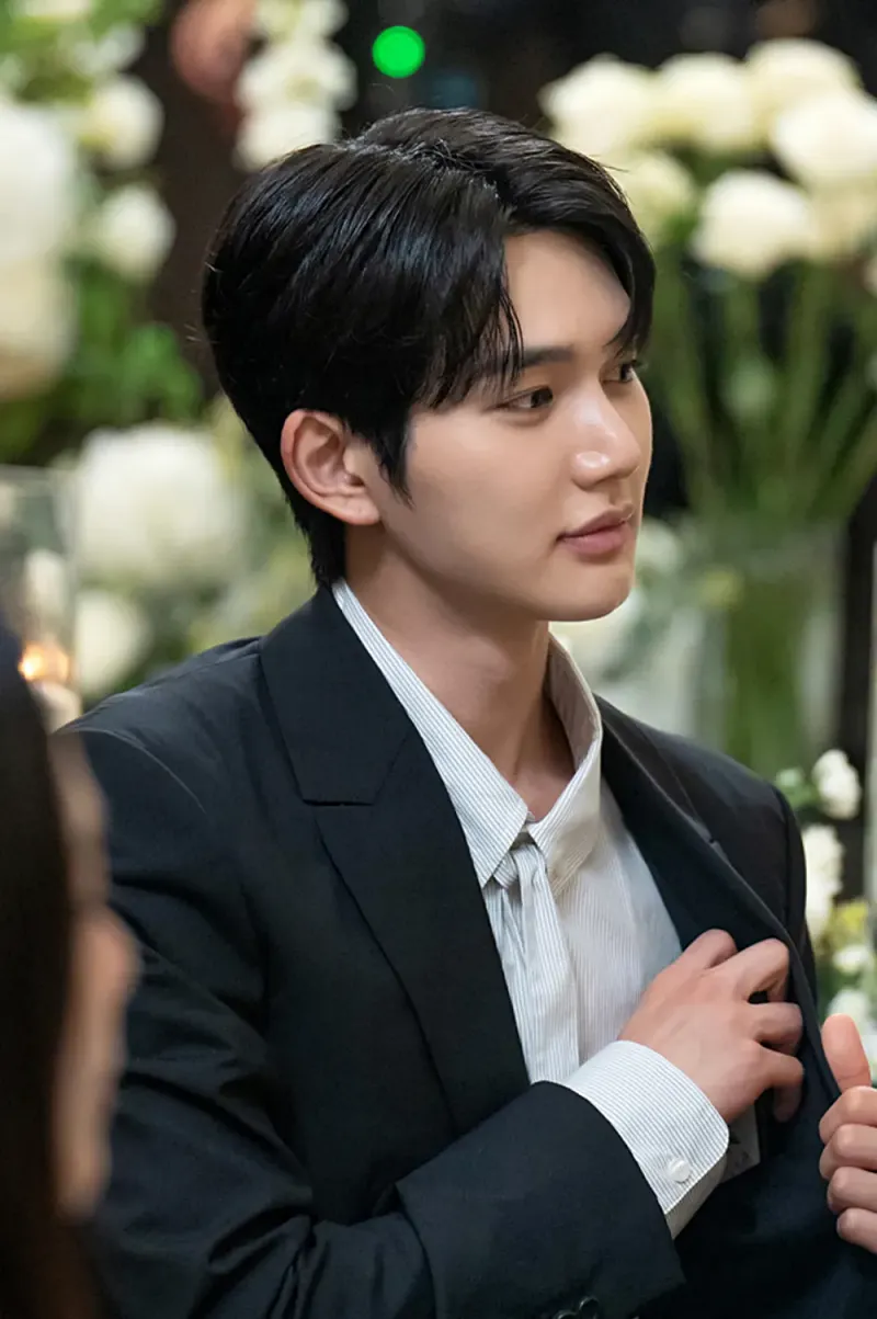 드라마 보물섬에서 허태윤 역을 맡은 윤상현