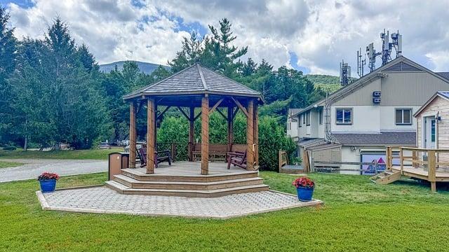 바늘로 찌르는듯한 가슴 통증