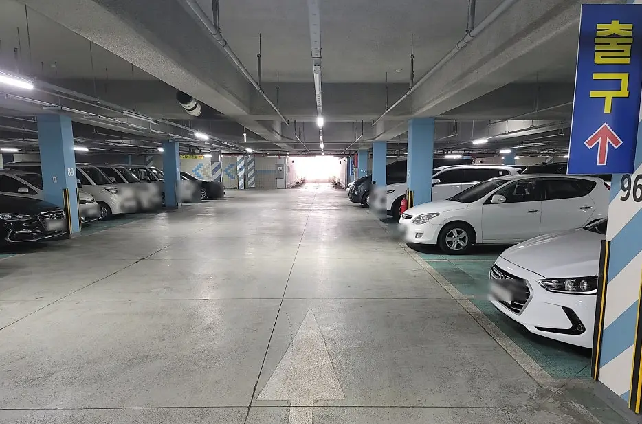 이글스파크-주차장