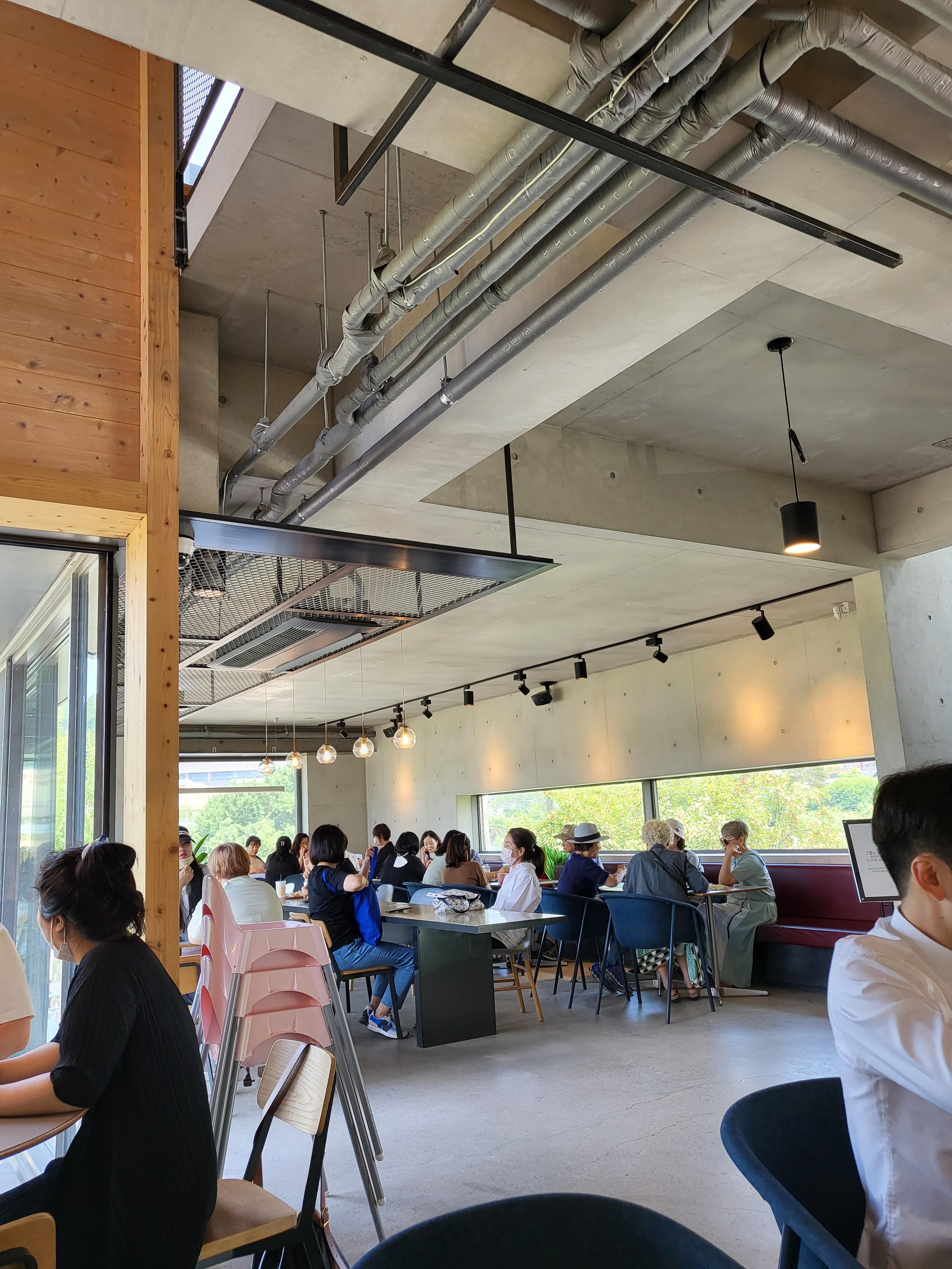 그린플래그커피 실내