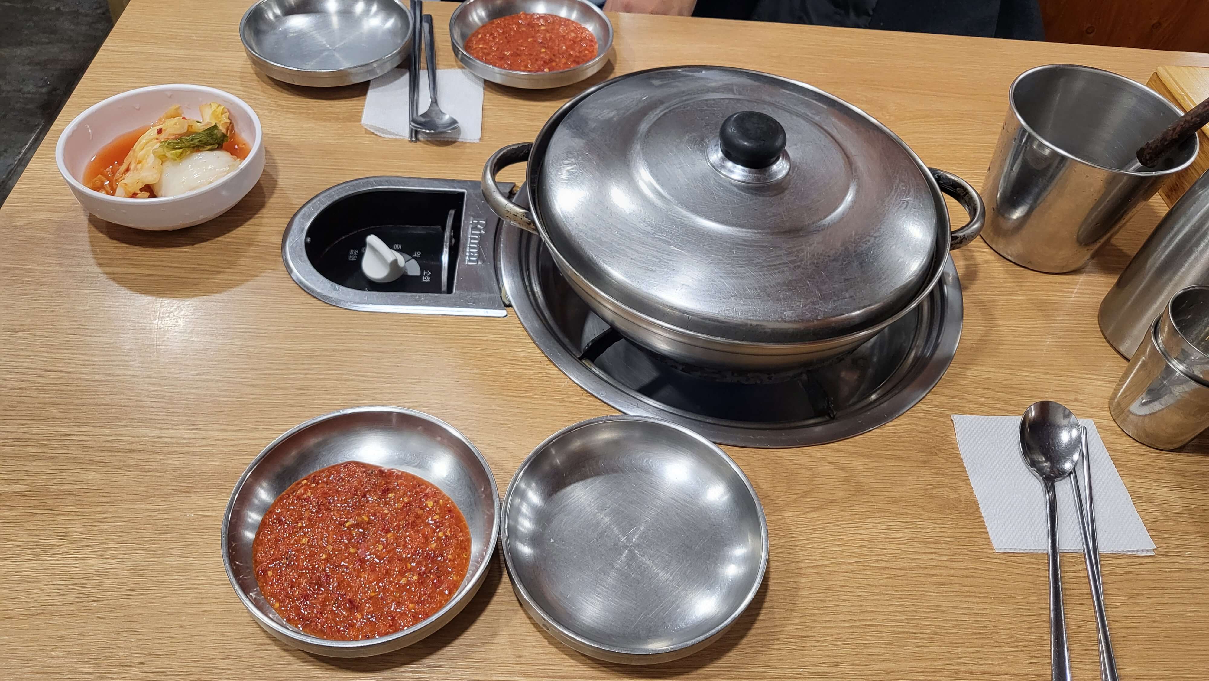 백부장집 닭한마리 한상차림