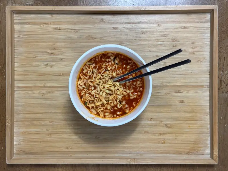 불닭볶음면탕컵 위에서 본 사진