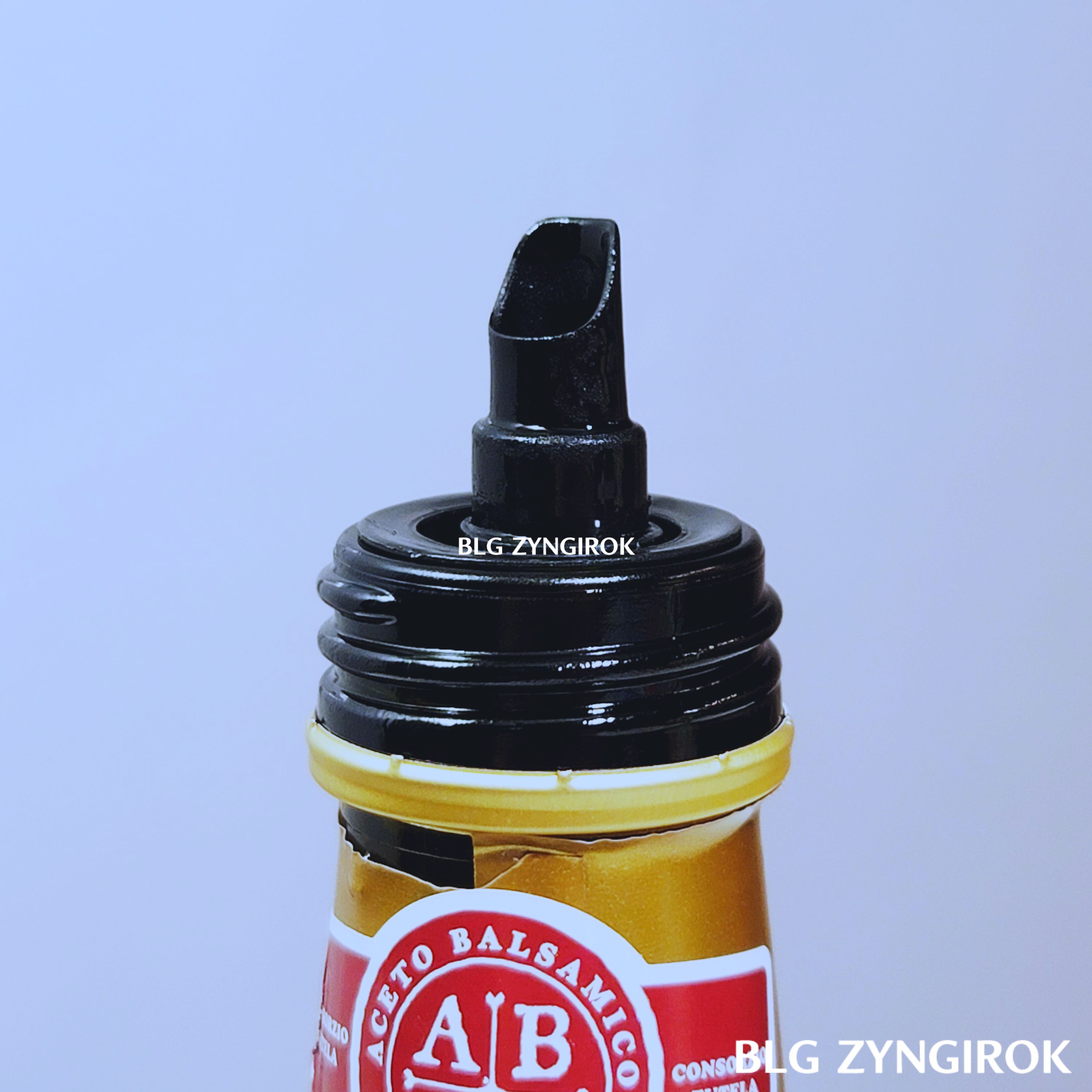 발사믹-식초-주둥이모습이다.