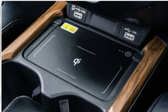 무선충전 및 카플레이