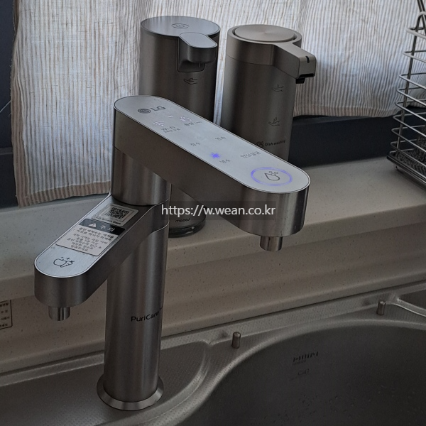 정수기가 설치되어 있어요.