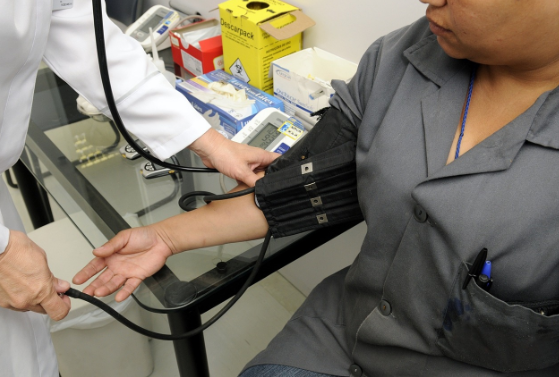 콜레스테롤 수치가 높다고요? 중년 이상지질혈증 관리의 핵심