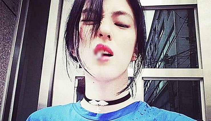 배우-한소희-담배