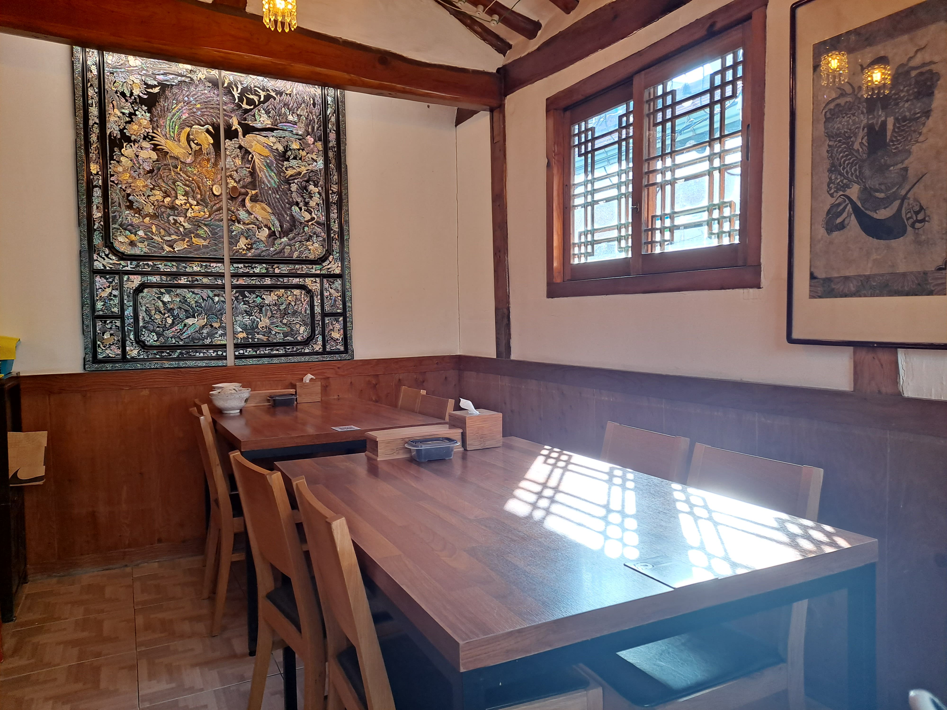 인사동-정선할매-식당-실내