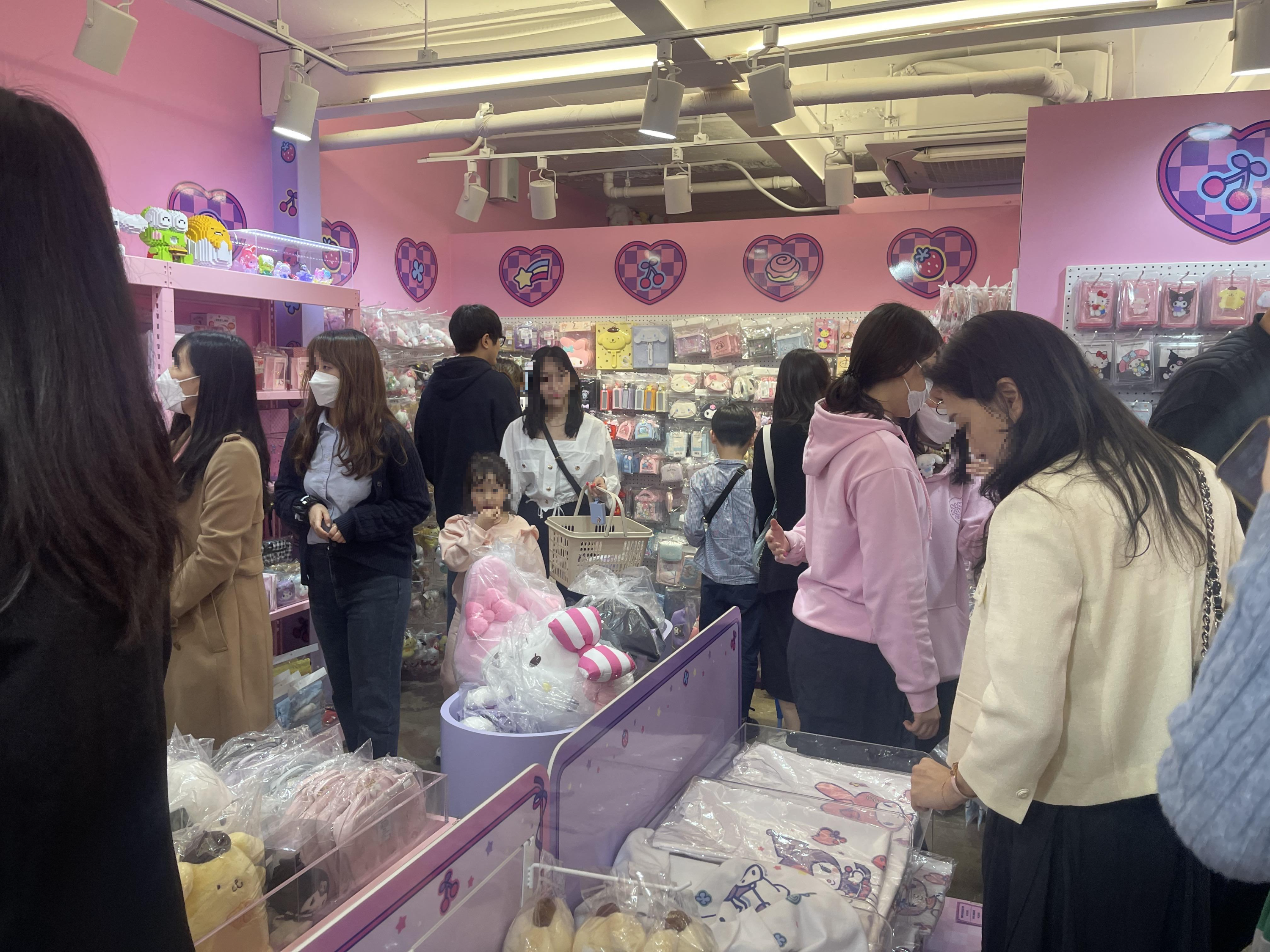 산리오러버스클럽 부산 해운대 내부