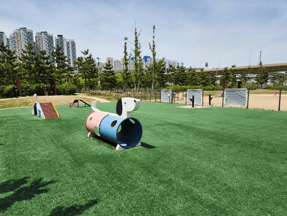 송도 도그파크 시설물