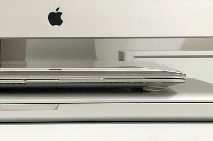 13인치 맥북 에어와 두께 비교