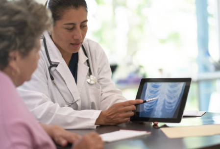 골다공증 증상, 수치, 골다공증에 좋은 음식 총정리 (2024ver)