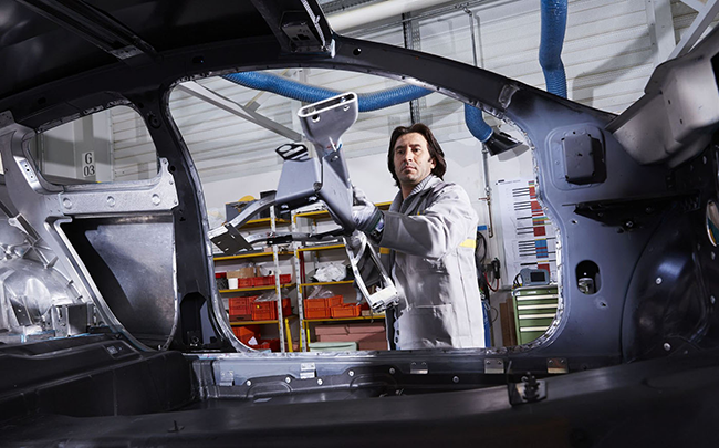 자동차 부품 조립