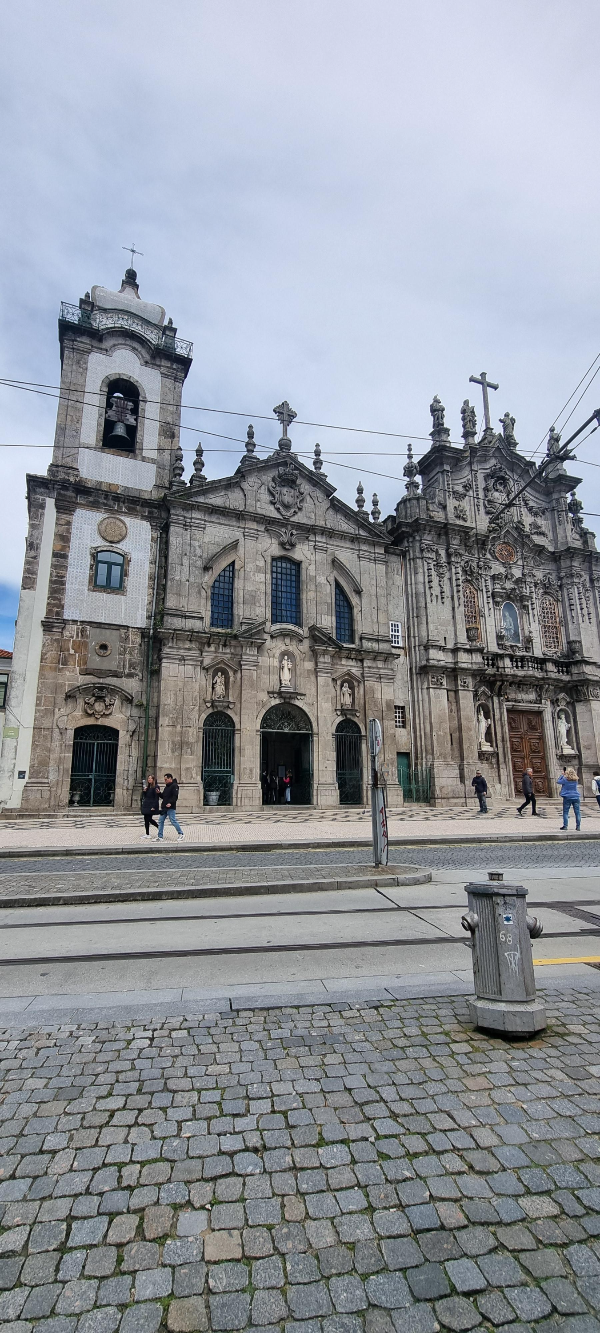 카르모 성당 앞면