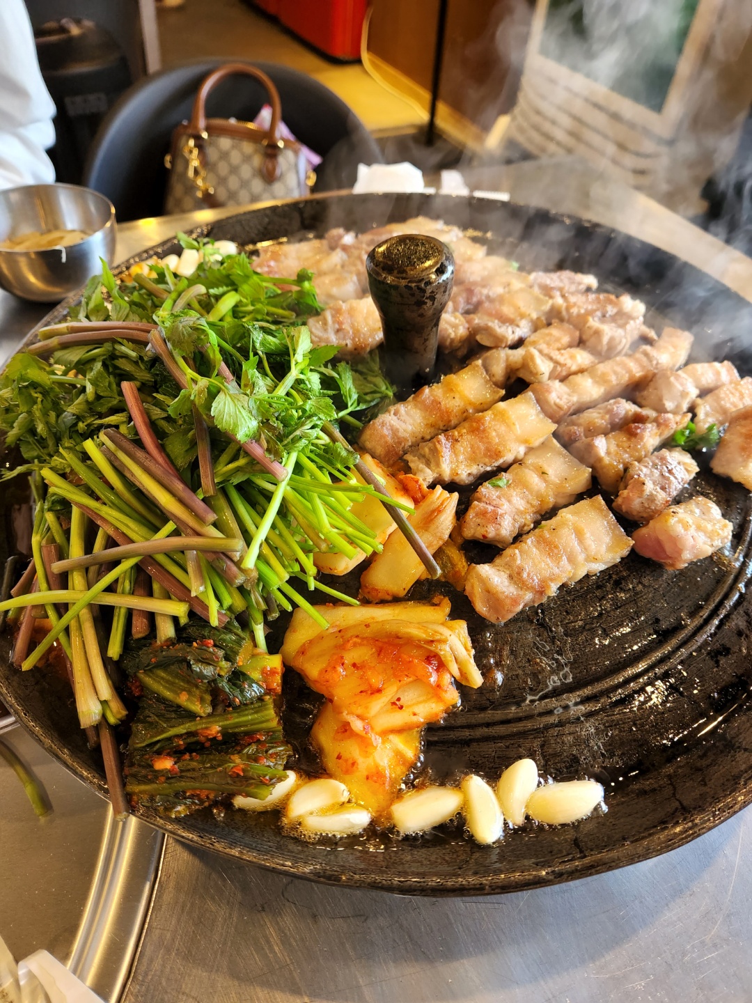 목구멍 솥뚜껑 삼겹살