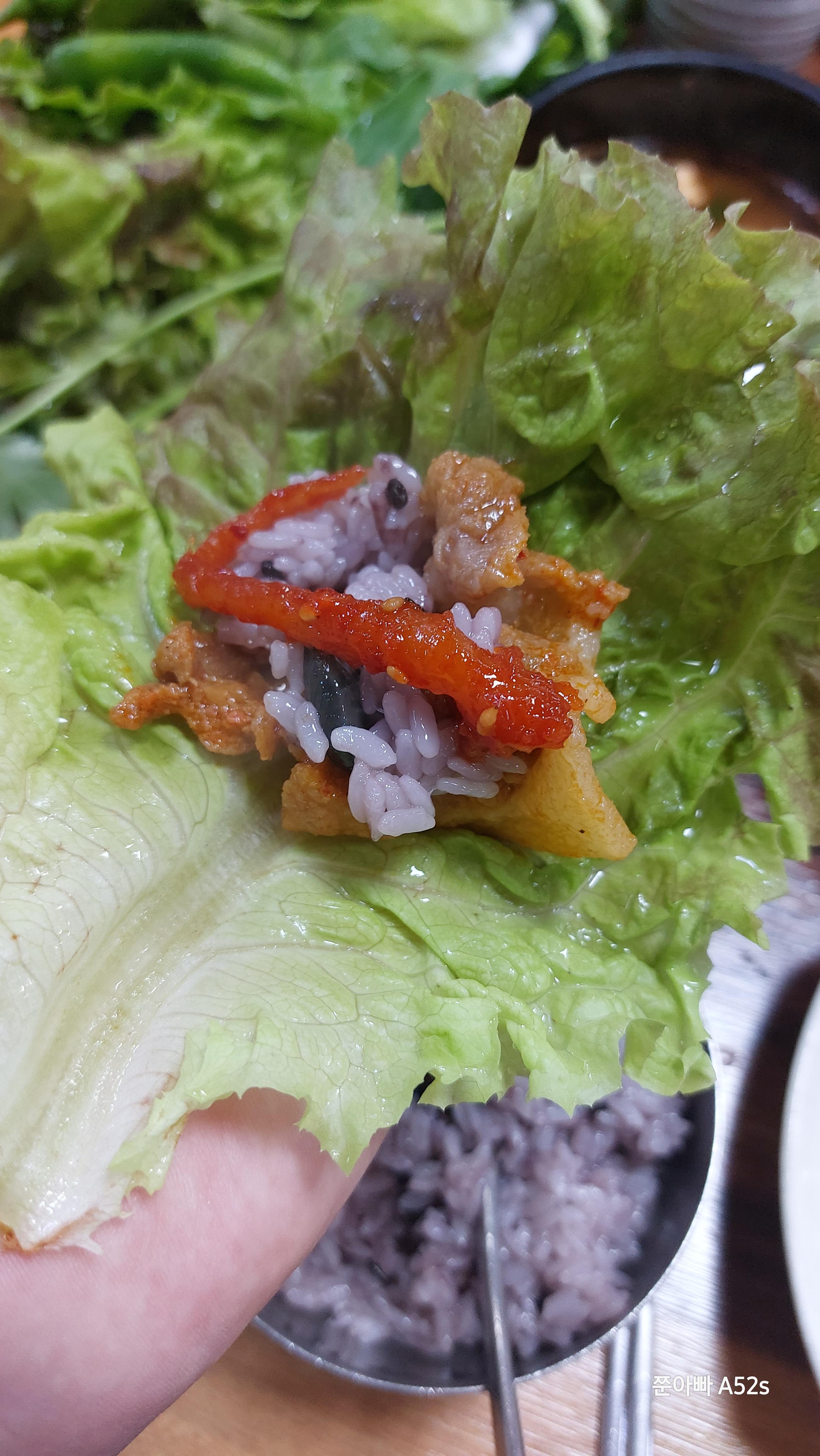 원내동 쌈밥 제주유기농쌈밥촌 많은 종류의 쌈을 맛볼수 있어서 좋다.