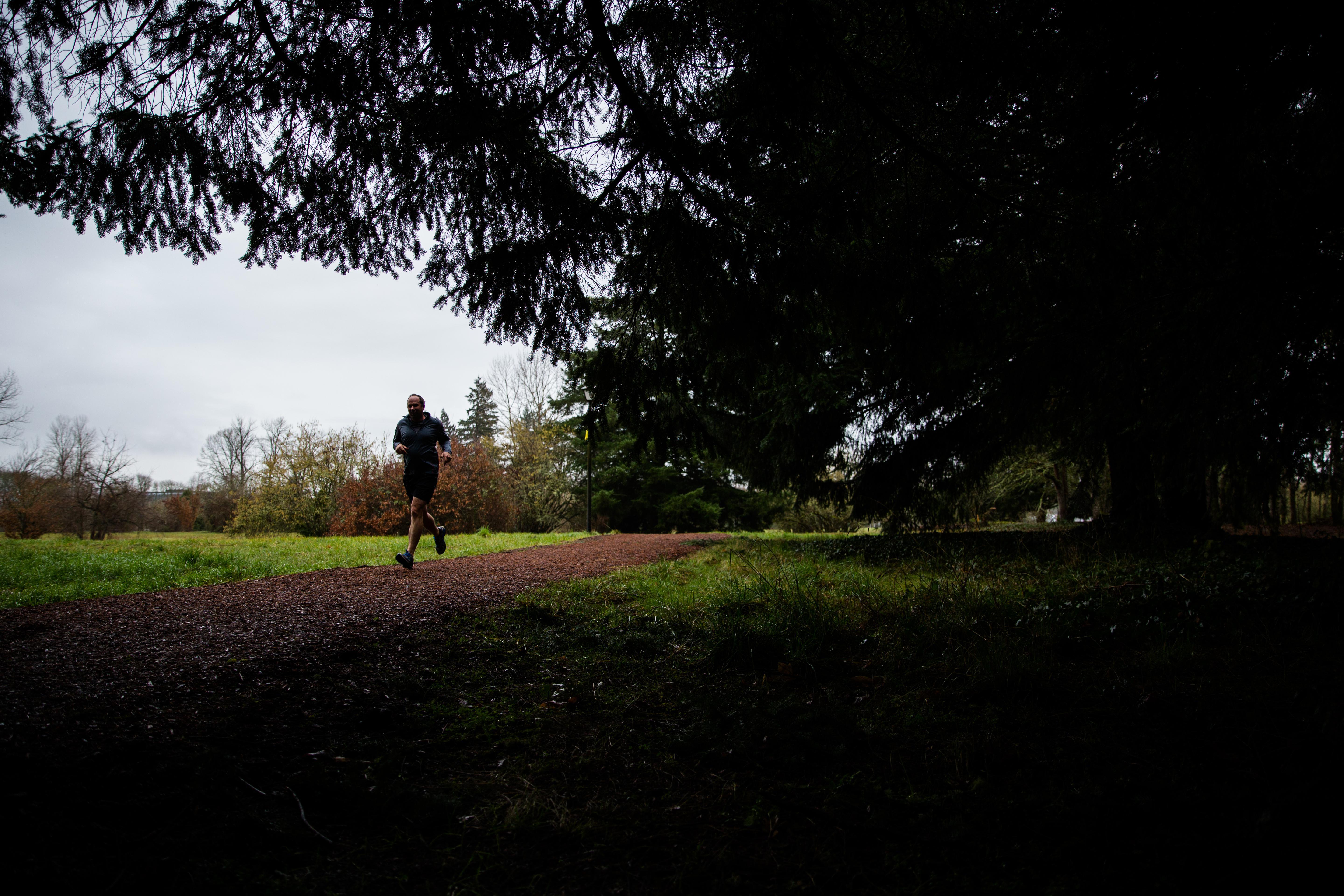 혼자 달리는 러닝이 더 오래 지속되는 이유