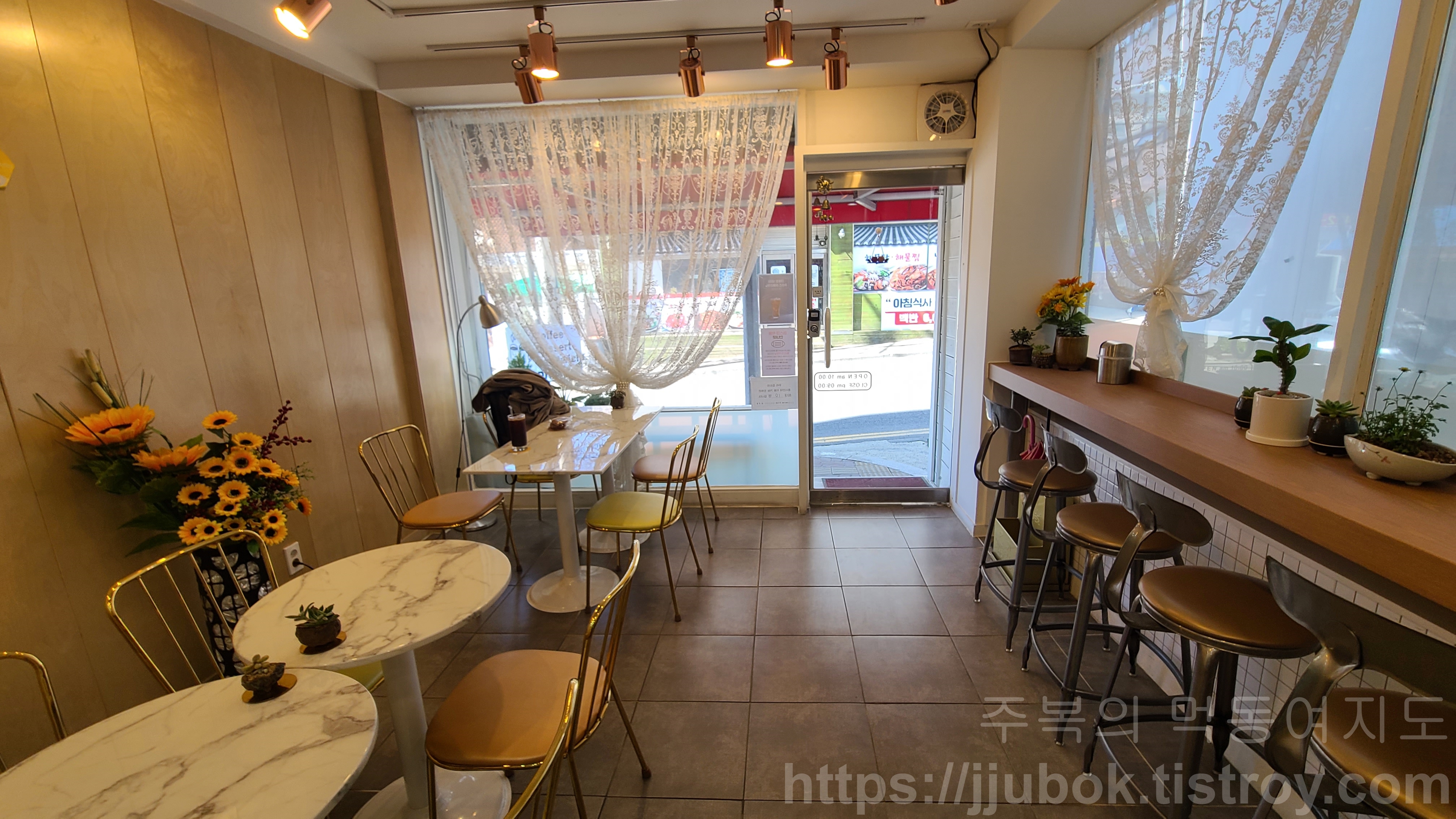 디저트-카페-두시오분-내부-2