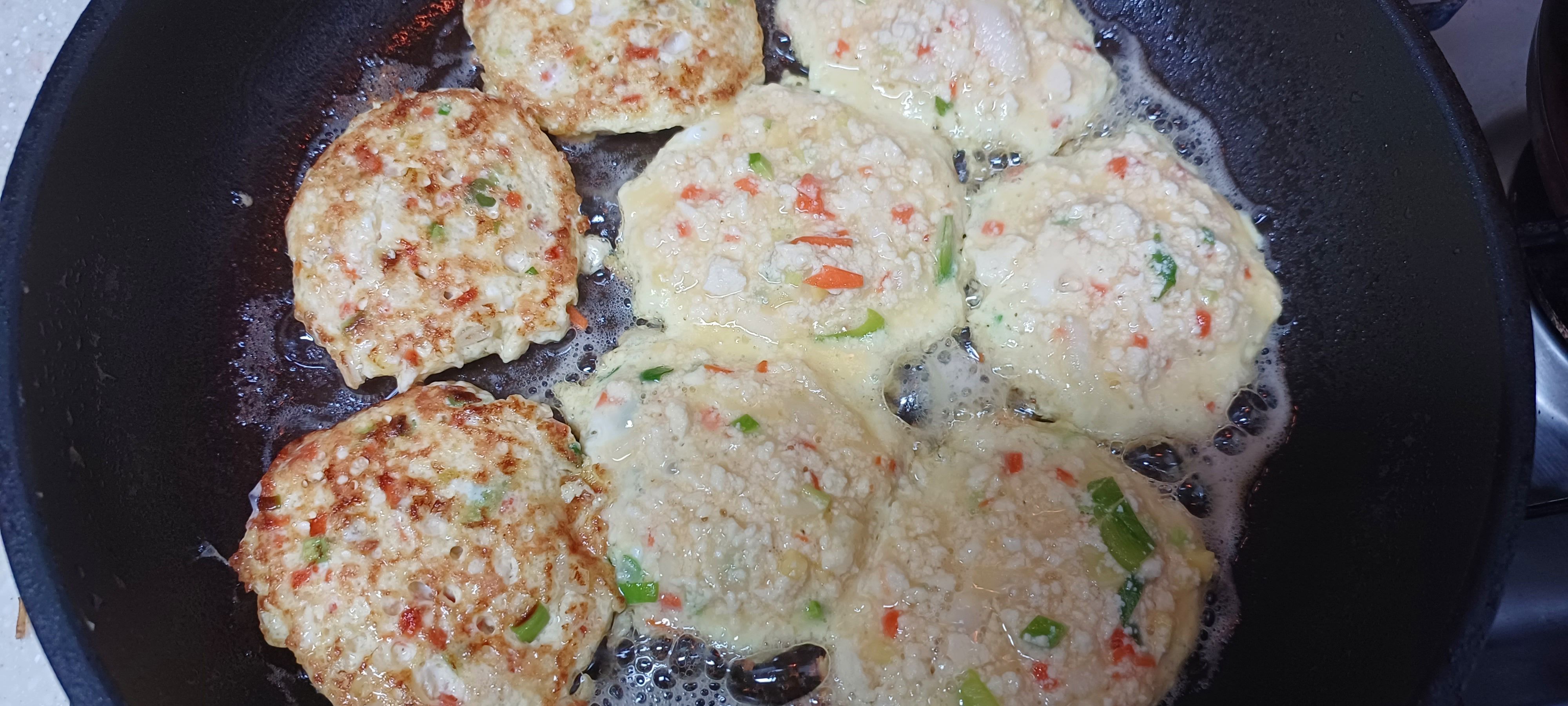 뒤집기 전에 모양 잡아주기