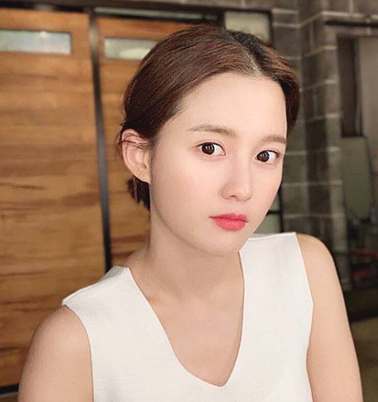 배우-남보라