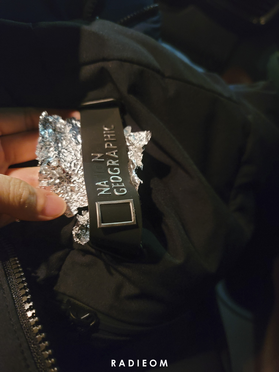 패딩 로고 글자 떨어짐