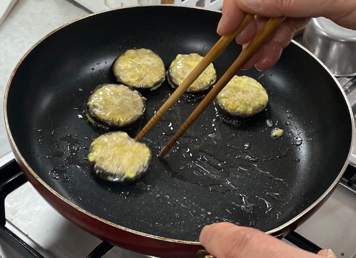 한식조리기능사 실기시험 준비 - 표고전 - 겉면도 살짝 익히기