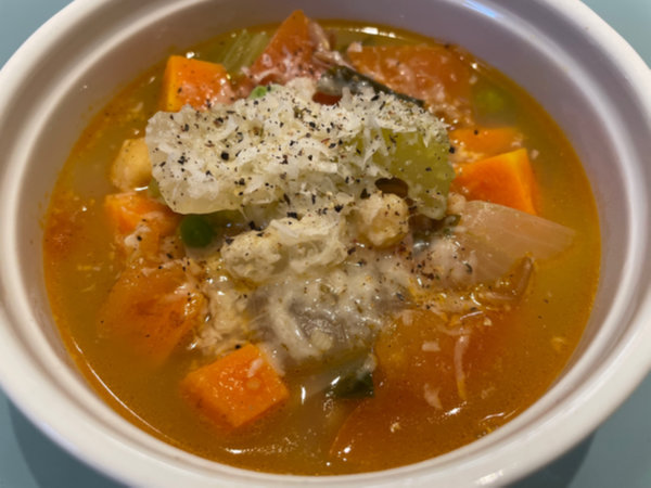 샐러러 먹는법 - 수프 완성샷