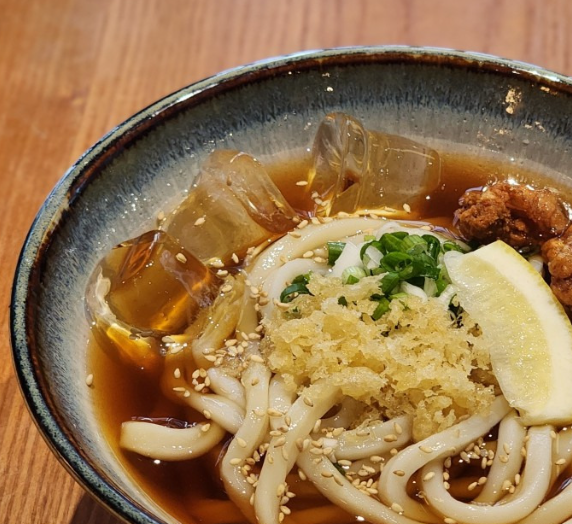 생생정보통 오늘 방송 맛집 타츠진 우동 딴뚝 통나무집 식당 예약 메뉴 가격 특별혜택