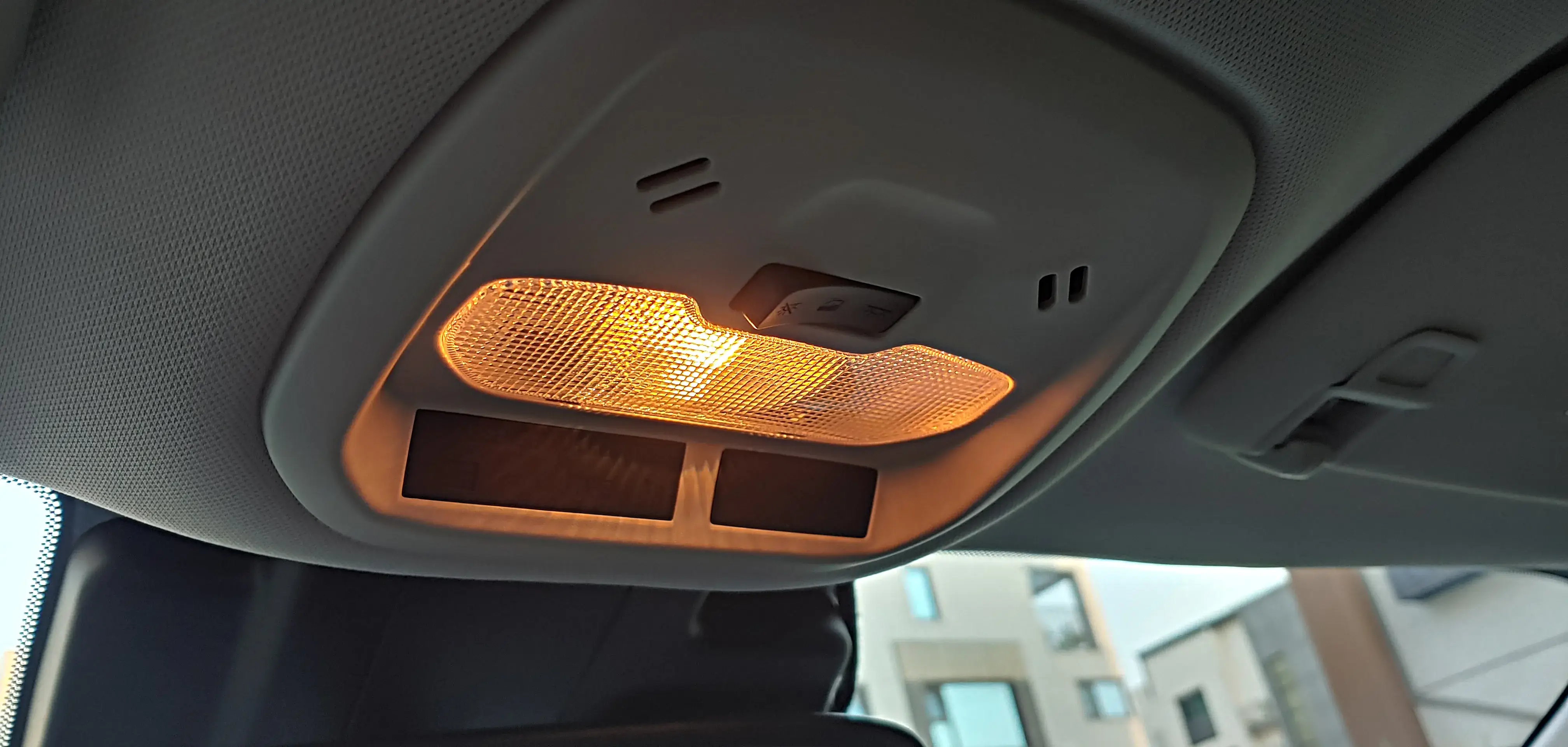 쉐보레 트랙스 크로스오버 내부 및 인테리어