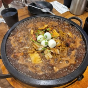 [밀양돌짬뽕] 돌판 누룽지 짬뽕&middot;짜장면&amp;#44; 생생정보에서 소개된 이유는?