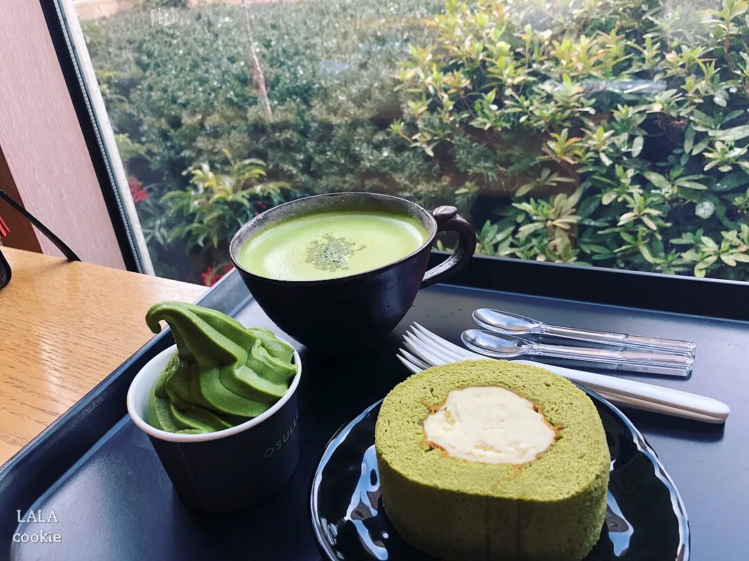 제주도-서쪽-카페-오설록-티뮤지엄-음식-케이크-음료-아이스크림-창가-자리