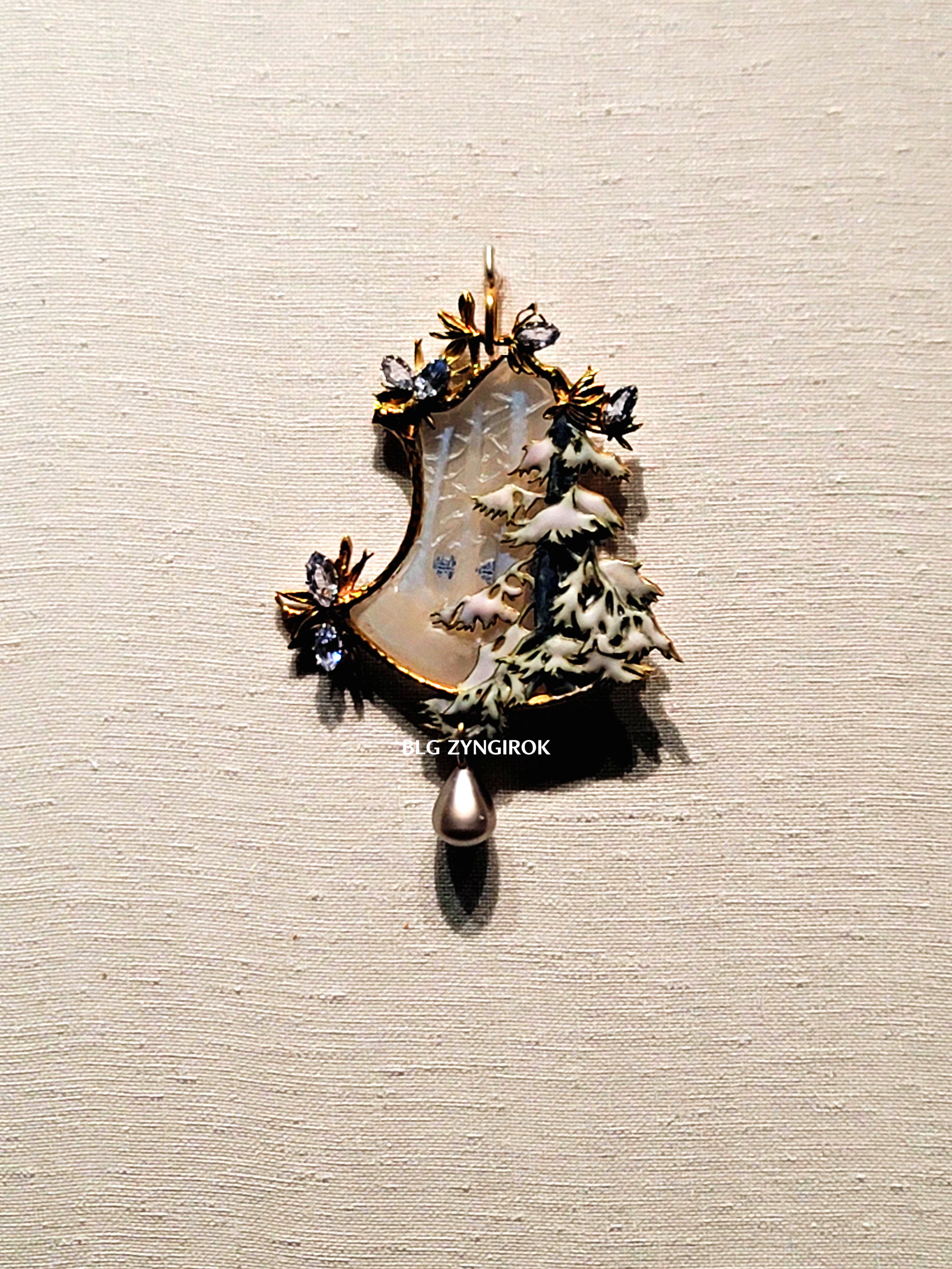 롯데타워 - 롯데뮤지엄 고혹의 보석 매혹의 시간 - 벨 에포크 전시품 모습이다.