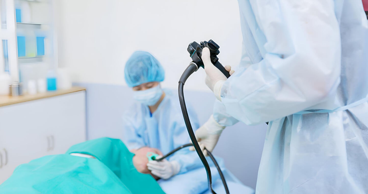 위-내시경을-진행하는-모습