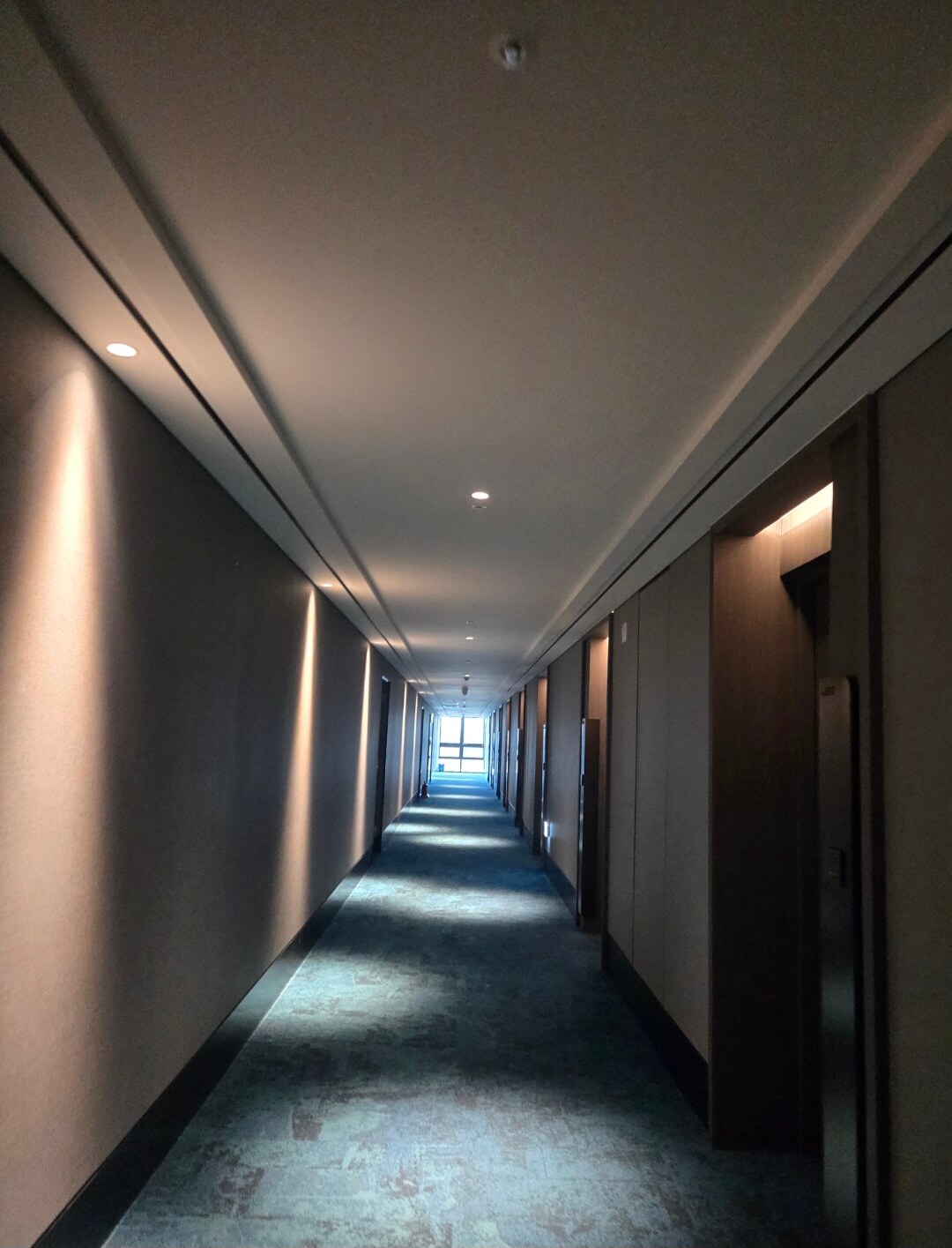 호텔객실 복도