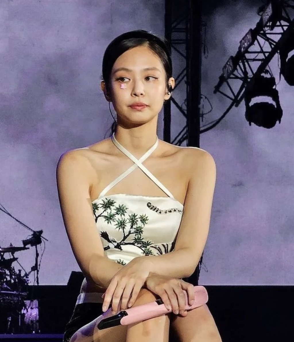 블랙핑크 제니 얼굴부상