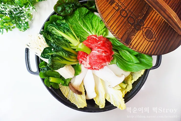 샤브샤브 육수 만들기 준비과정과 신선한 재료 소스 조합 레시피 가이드_2