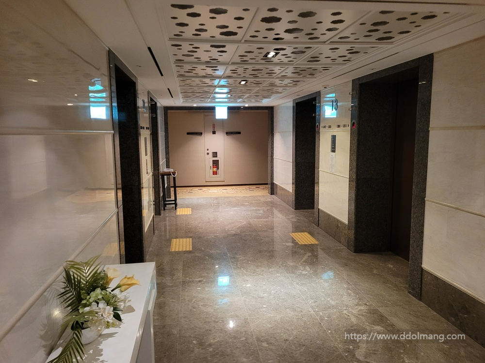 호텔 복도