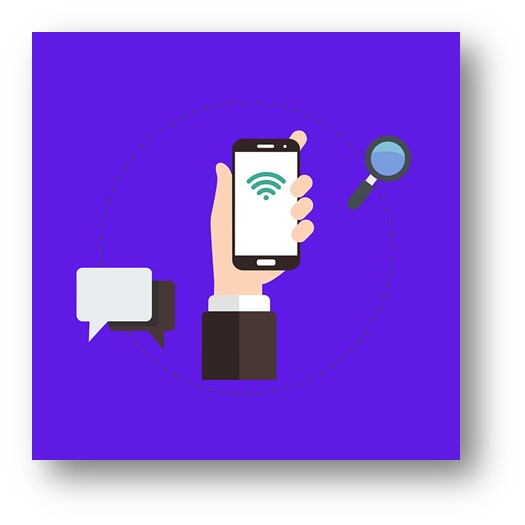 기본적인 스마트폰 사용을 위해 와이파이, 알림, 화면설정한 폰을 손에 쥐고 있는 모습