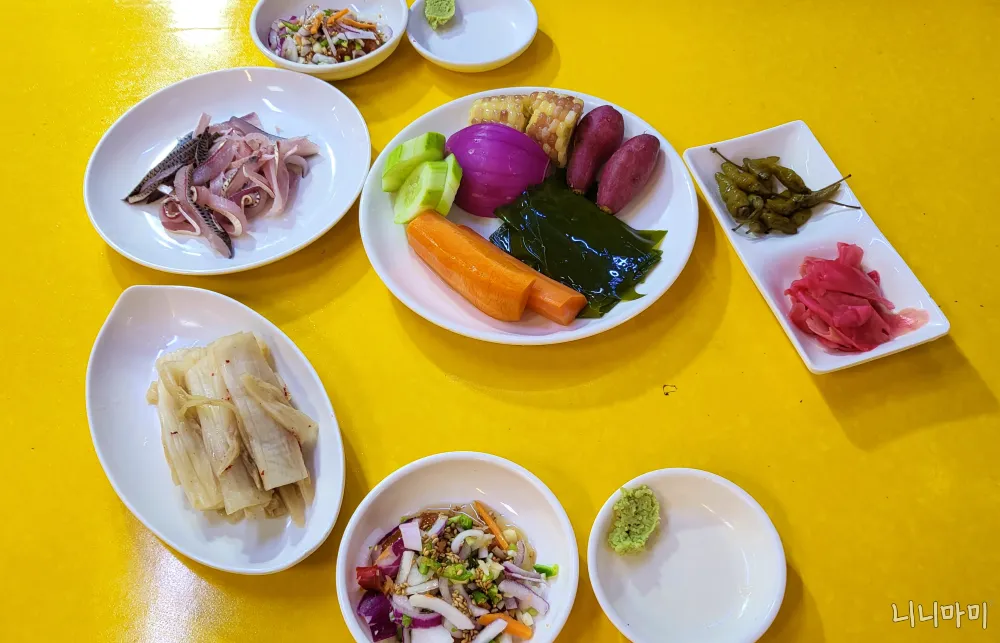 부산-신동아시장-창녕상회-기본찬