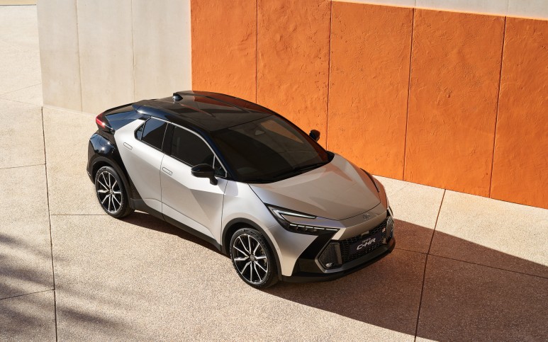 토요타 C-HR 풀체인지 하이브리드 가격 성능 디자인 옵션