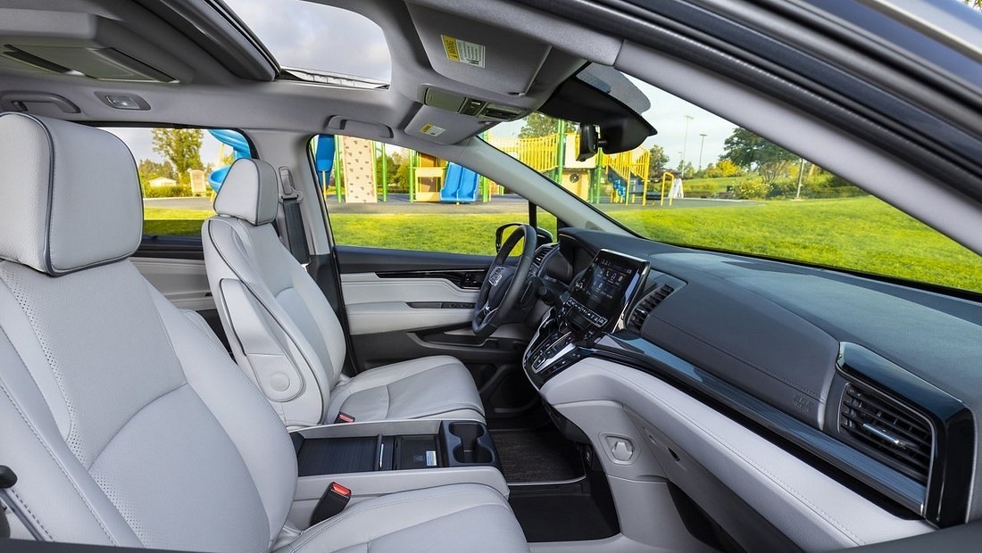 혼다 오딧세이 실내 1열 시트 사진