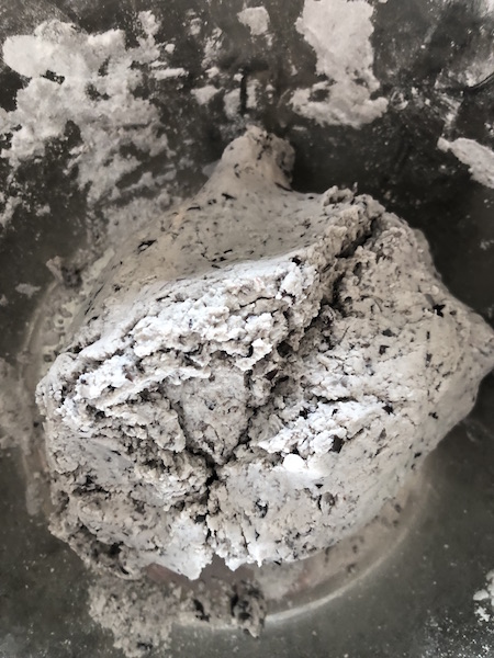 반죽 치댄 모습