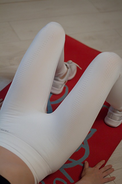 장마철에도 땀 흘리는 집콕 루틴｜비 오는 날 홈트운동 완벽 가이드