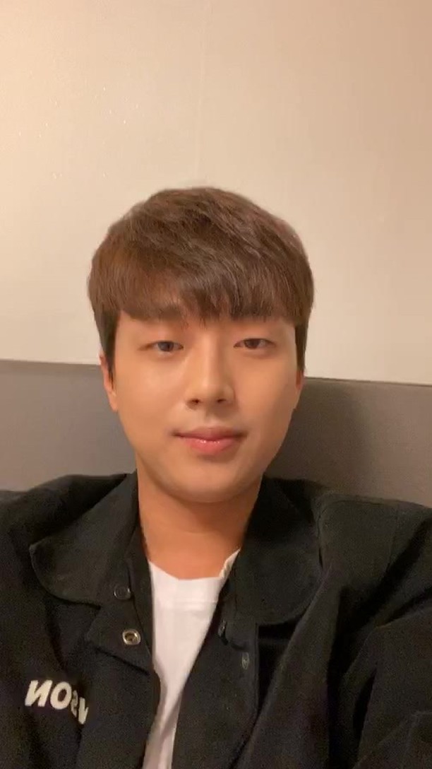 이찬원 나이, 콘서트, 팬카페, 키, 몸무게, 고향, 가족, 노래 학력 이찬원의 선물